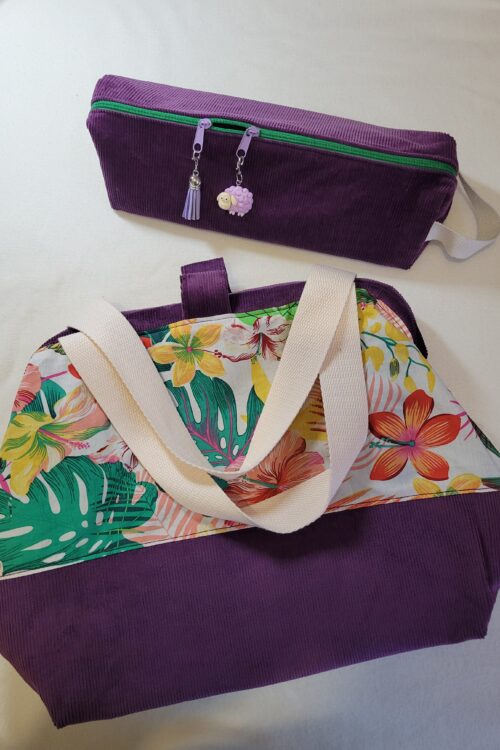 Sac à projets et trousse berlingot assortie en velours violet et coton motifs hibiscus
