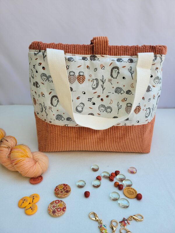 Sac-hérissons5 Sacs à projets et accessoires pour tricot crochet broderie motifs hérissons