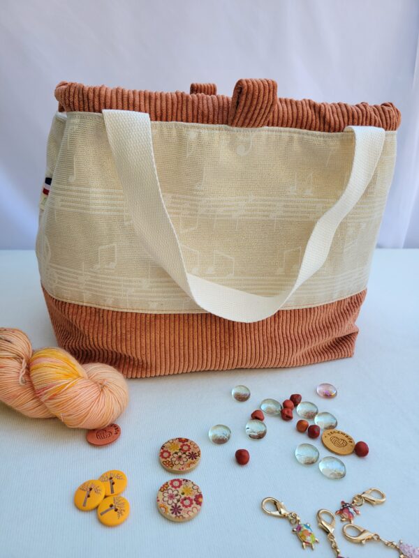 Sac-musique1 Sacs à projets et accessoires pour tricot crochet broderie motifs notes de musique