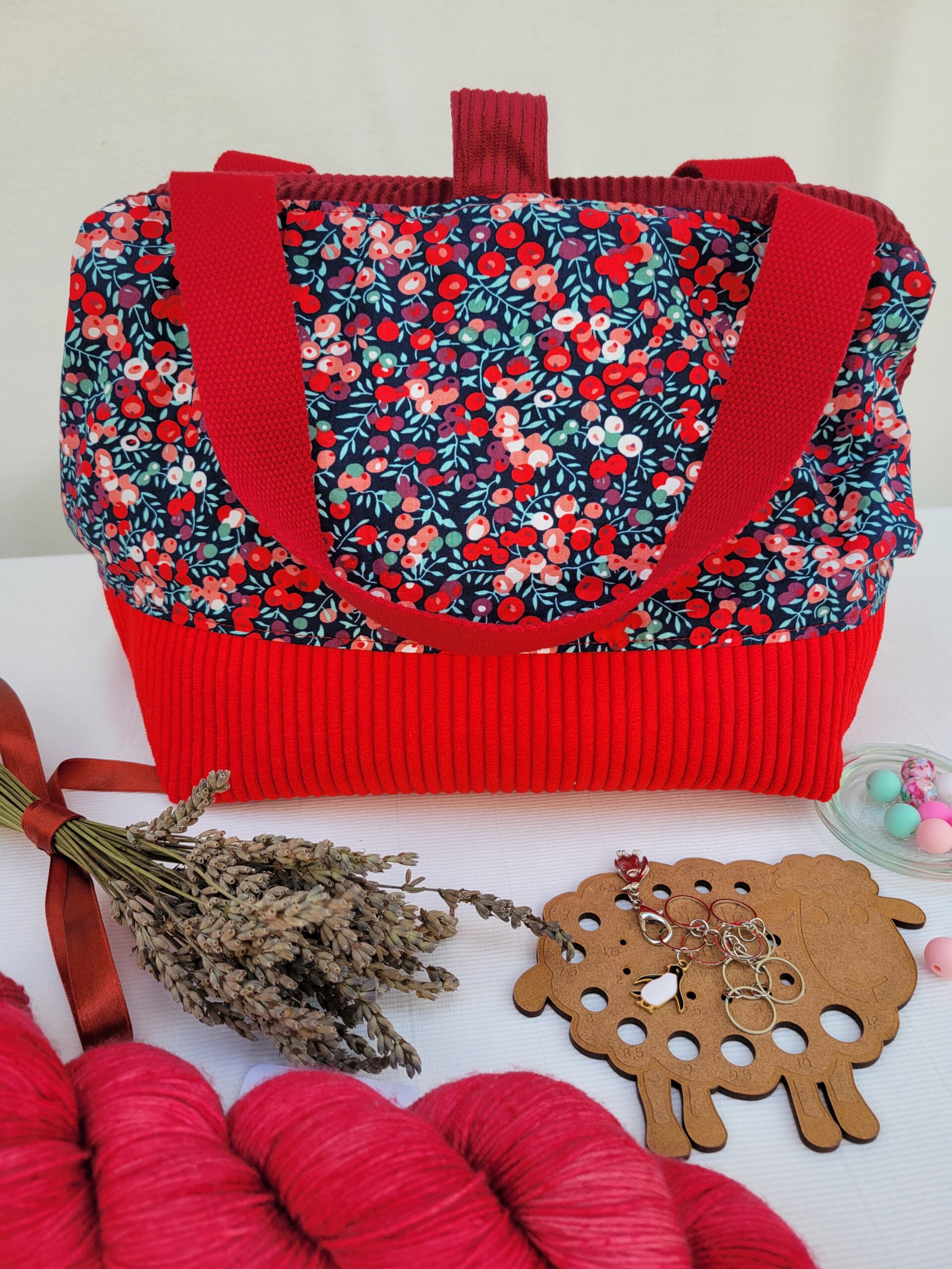 Sac-rouge2.jpeg Sacs à projets et accessoires pour tricot crochet broderie rouge fleuri cerise