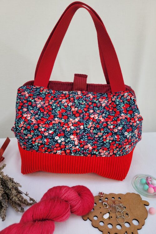 Sac-rouge3 Sacs à projets et accessoires pour tricot crochet broderie rouge fleuri cerise