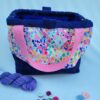 Sac_bleu_rose3 sac à projet tricot crochet broderie bleu rose