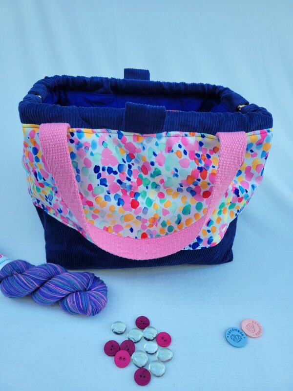 Sac_bleu_rose3 sac à projet tricot crochet broderie bleu rose
