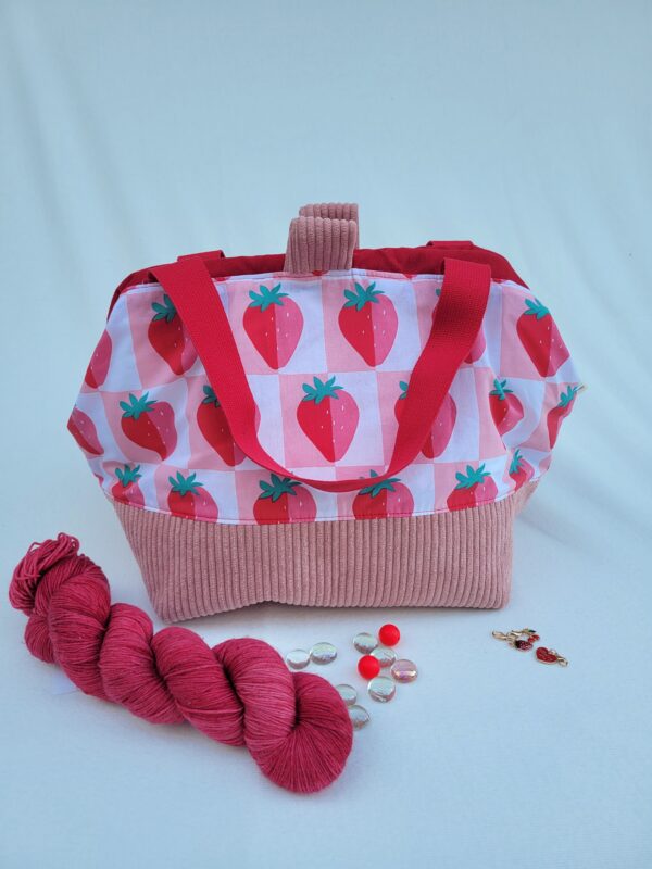 Sac_fraise11 sac à projet tricot crochet broderie fraises