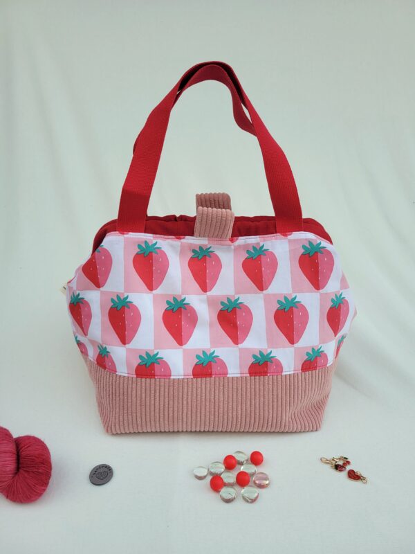 Sac_fraise5 sac à projet tricot crochet broderie fraises