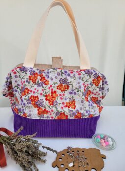 Sac à projet tricot crochet broderie velours violet et fleurs