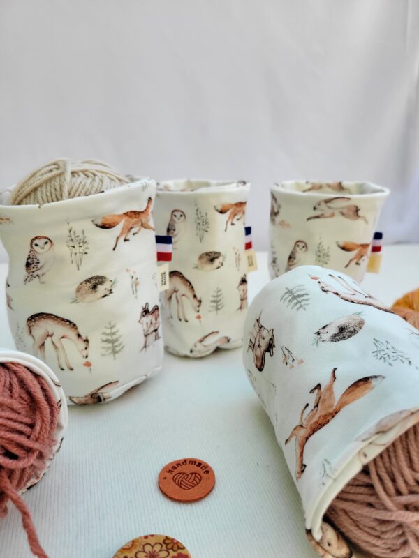 chaussette3 chaussette à cake ou pelote de laine avec fond motifs animaux