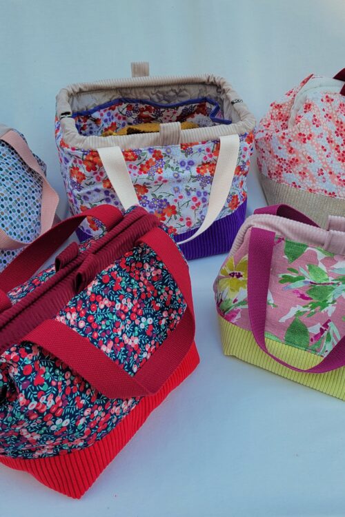 groupe-sacs1 pluieurs sacs à projets pour le tricot crochet broderie