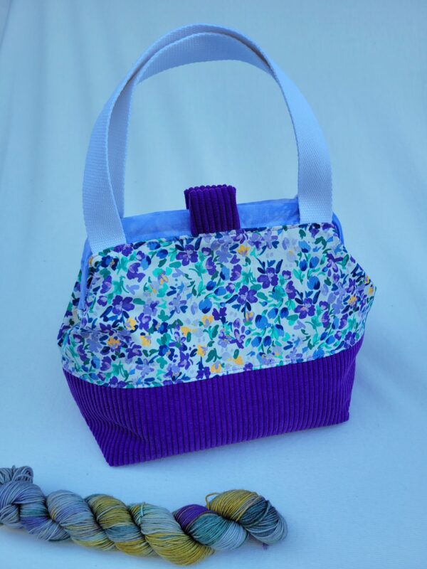 petit sac à projet tricot crochet broderie fleurs violettes