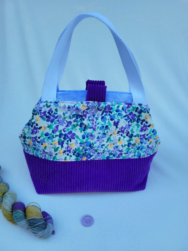 petit sac à projet tricot crochet broderie fleurs violettes
