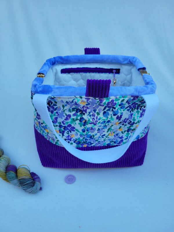 petit sac à projet tricot crochet broderie fleurs violettes