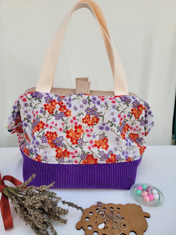 sac-fleurs-violettes1 Sac à projet tricot crochet broderie velours violet et fleurs