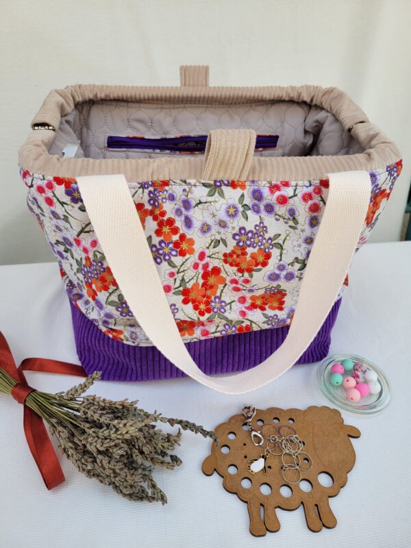 sac-fleurs-violettes2 Sac à projet tricot crochet broderie velours violet et fleurs