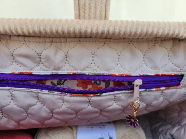 sac-fleurs-violettes3 Sac à projet tricot crochet broderie velours violet et fleurs