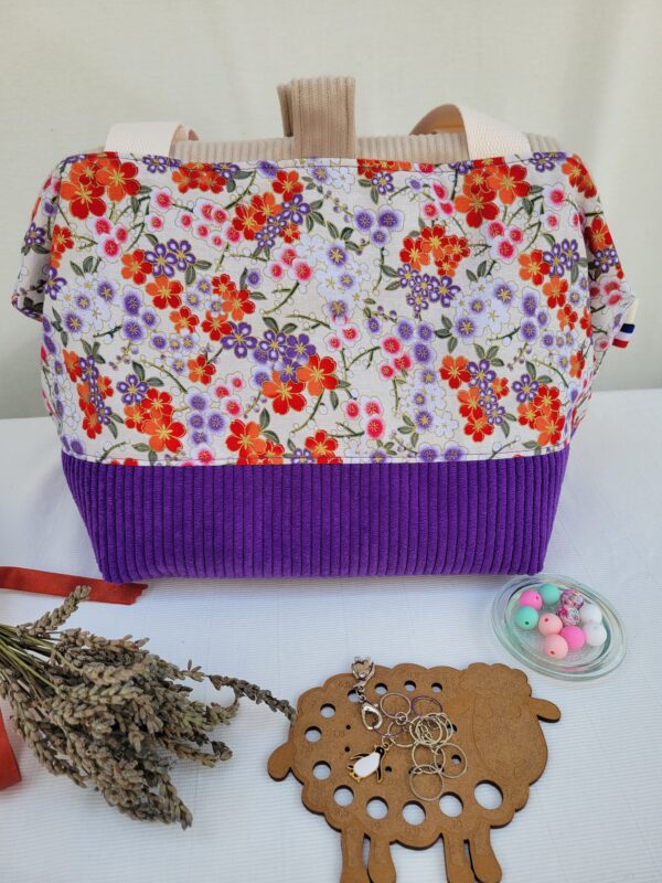 sac-fleurs-violettes5 Sac à projet tricot crochet broderie velours violet et fleurs