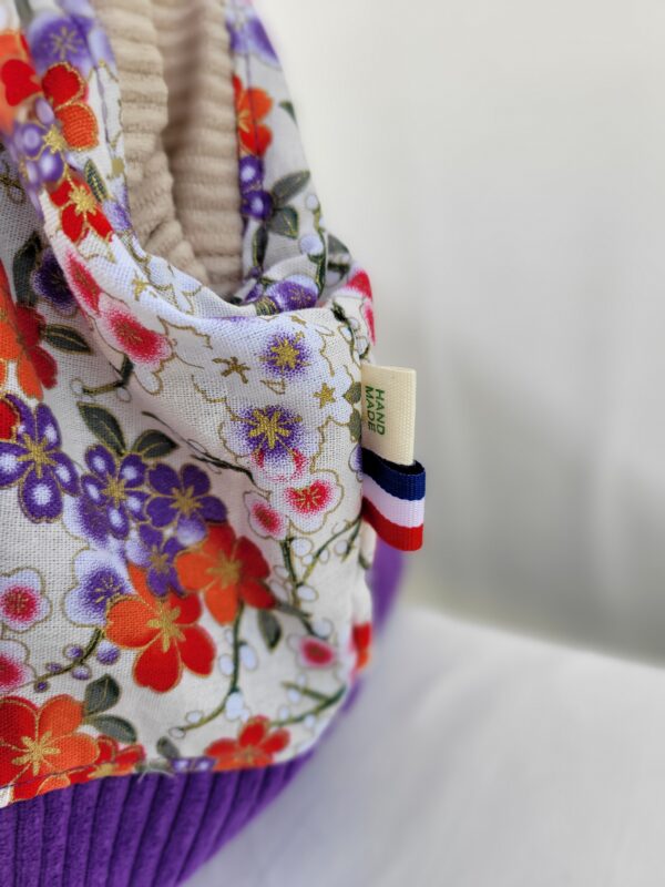 sac-fleurs-violettes6 Sac à projet tricot crochet broderie velours violet et fleurs