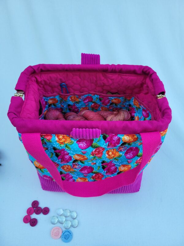sac à projet tricot crochet broderie fuschia