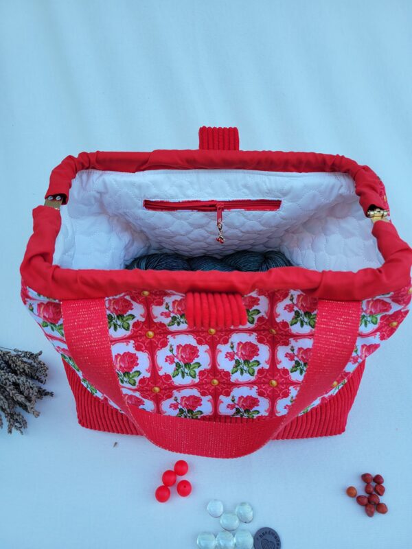 sac_roses_rouges4 sac à projet tricot crochet broderie fleurs rouges