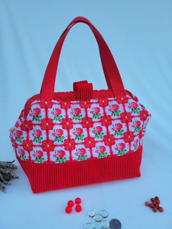 sac_roses_rouges6 sac à projet tricot crochet broderie fleurs rouges