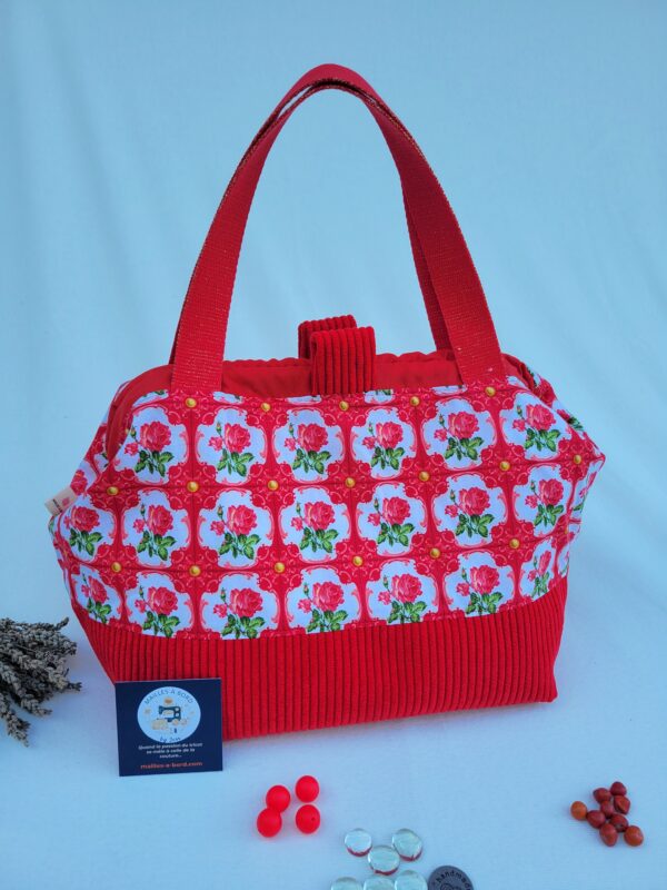 sac_roses_rouges7 sac à projet tricot crochet broderie fleurs rouges