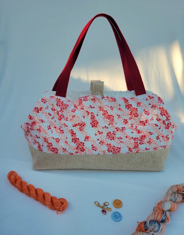 très-grand-sac-fermé2 très grand sac à projet pour tricot crochet broderie fleuri et doré