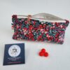 trousse-cerise1 Trousse à accessoires pour le tricot crochet broderie, format moyen en tissu matelassé et coton fleuri cerise