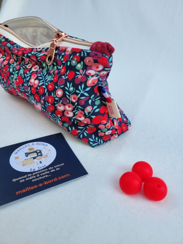 trousse-cerise3 Trousse à accessoires pour le tricot crochet broderie, format moyen en tissu matelassé et coton fleuri cerise