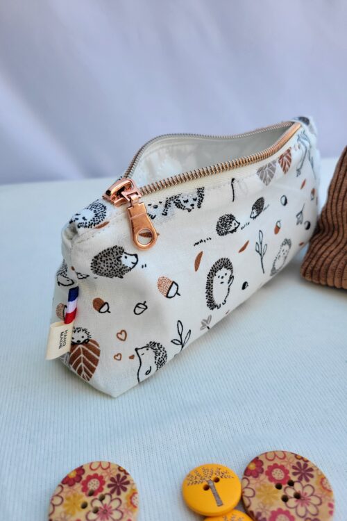 Trousse à accessoires pour le tricot crochet broderie, format moyen en tissu matelassé et coton motifs hérissons