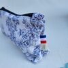 trousse-toile-jouy1 Trousse à accessoires pour le tricot crochet broderie, format moyen en tissu toile de Jouy bleu marine et matelassé