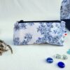 trousse-toile-jouy4 Trousse à accessoires pour le tricot crochet broderie, format moyen en tissu toile de Jouy bleu marine et matelassé