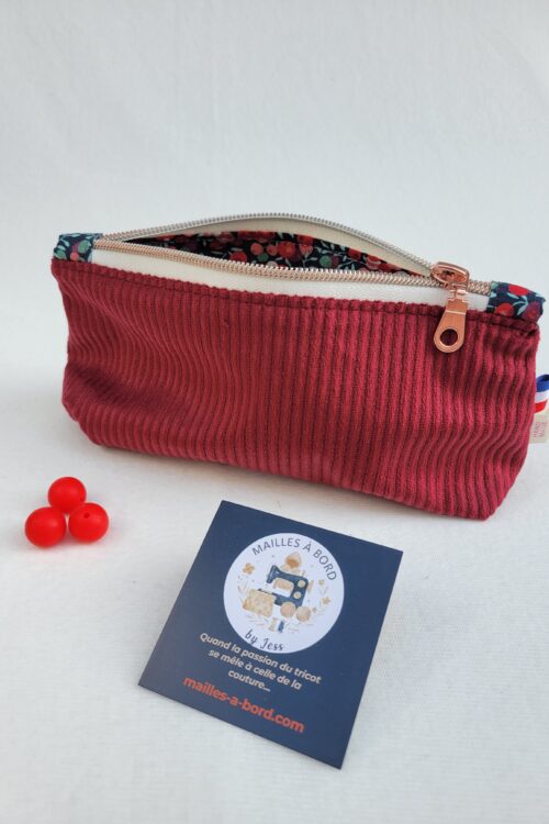 Trousse à accessoires pour le tricot crochet broderie, format moyen en tissu velours et coton fleuri cerise